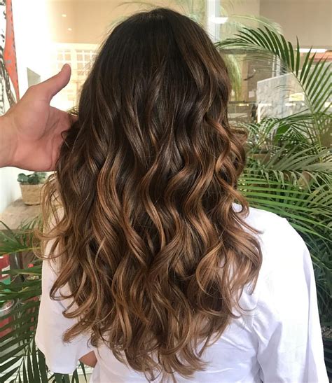 morena iluminada em cabelo curto|Morena Iluminada: +55 Fotos para Todos os Tipos de。